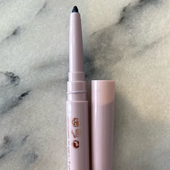 Doll 10 All Eye Need Eyeliner in Cobalt Blue and Lip Crayon in Bubbly. - Picture 4 of 5